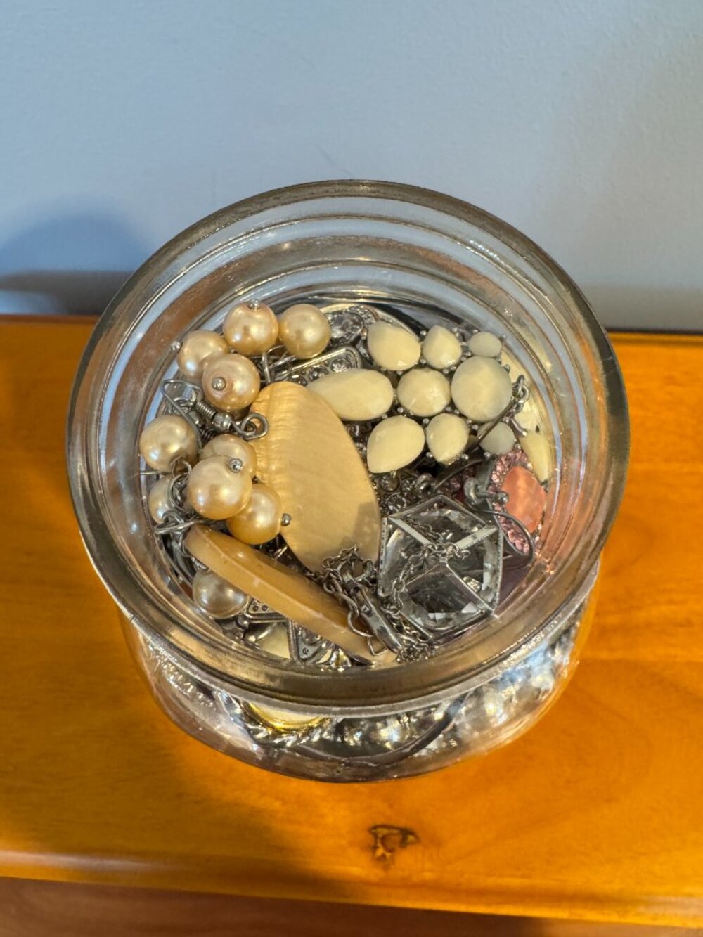 1 Quart Mason Jar Full of Mystery Jewelry 3+lbs! - Picture 4 of 10